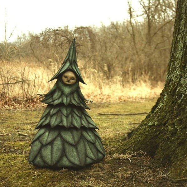 Creepy Witch Sculpture Halloween Decoration